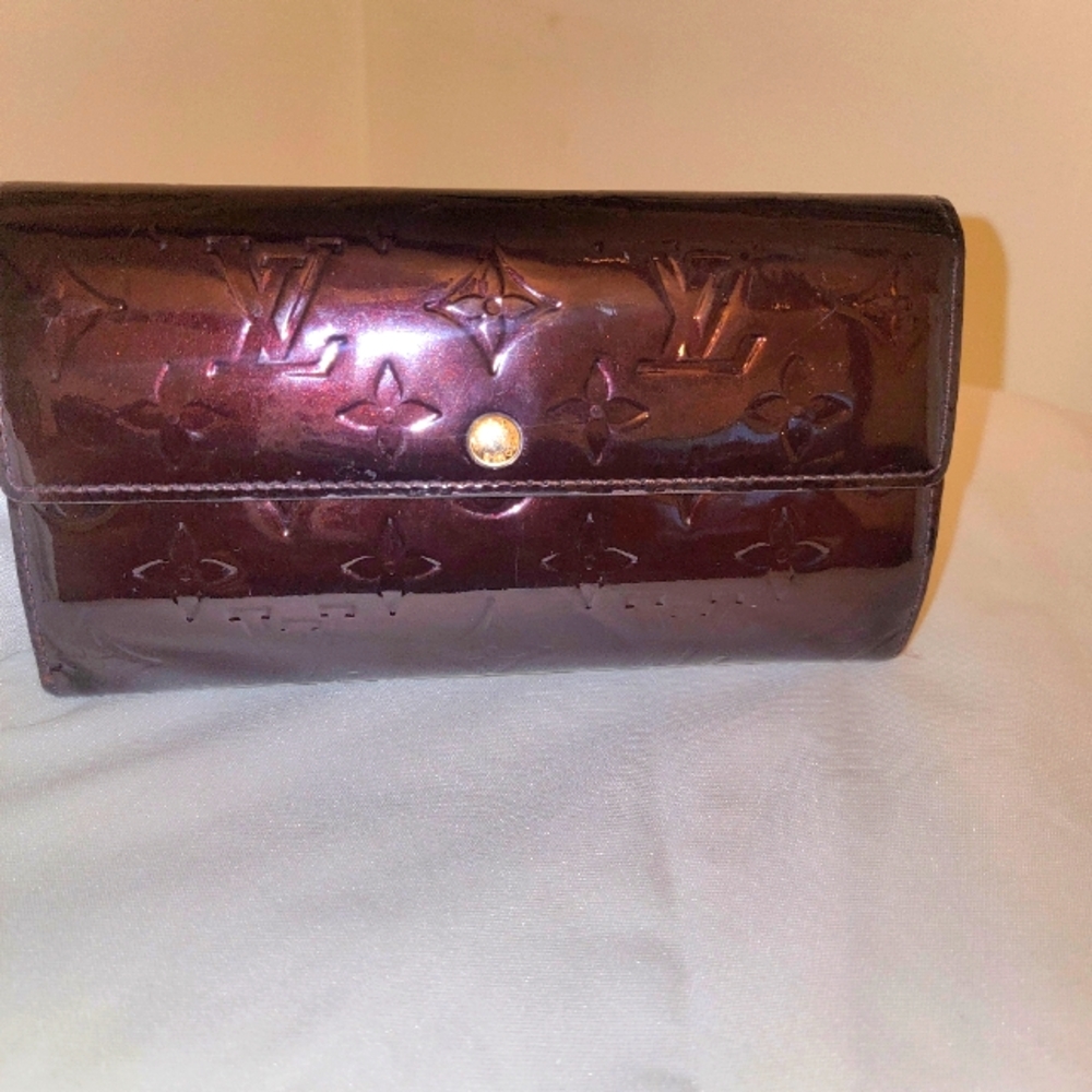 Authenic LV Vernis Sarah Wallet